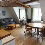 Apartment Gravilliers